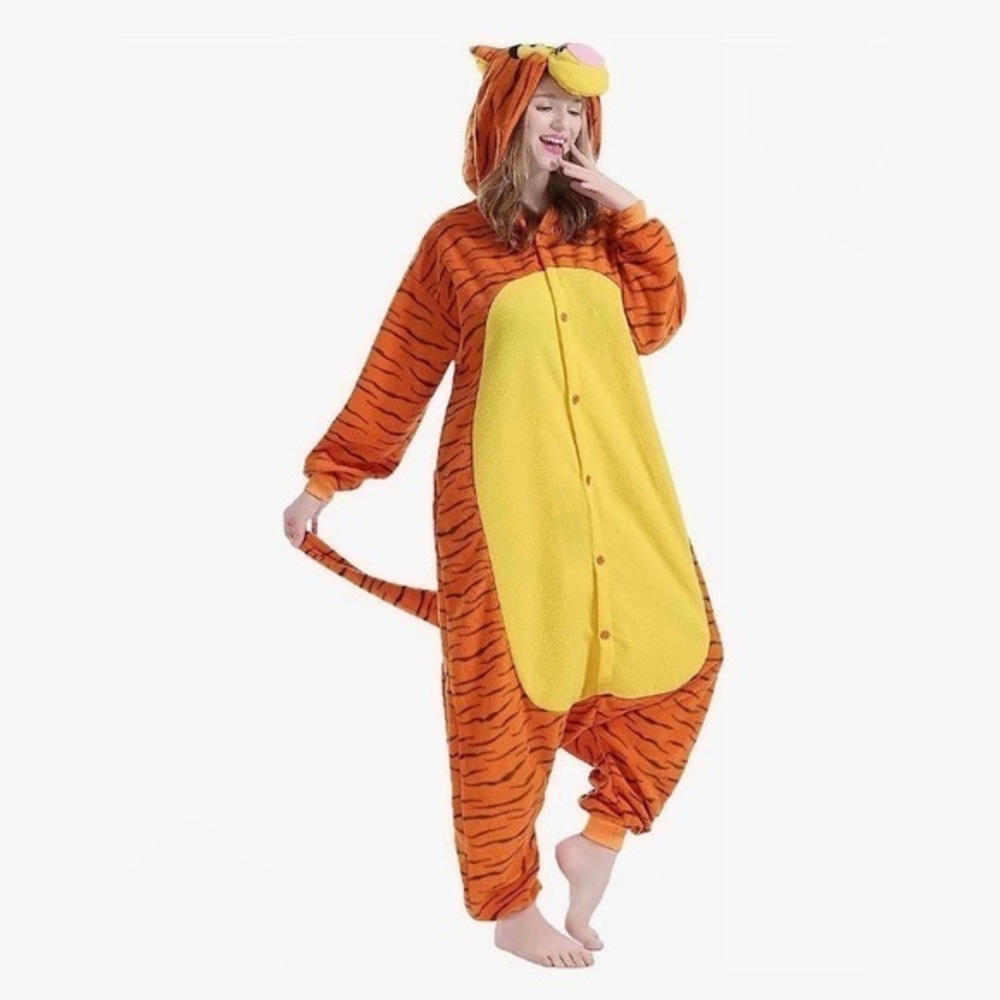 NWOT. WINNIE THE POOH Tigger Adult Costume